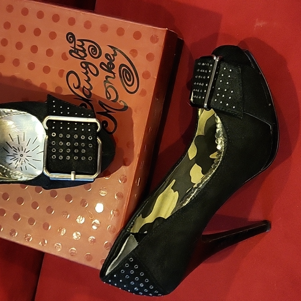 Naughty Monkey Pumps sz 7.5